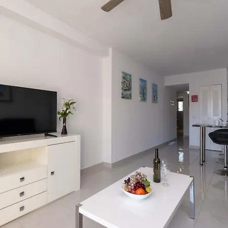 Castle Harbour 8 Daire *